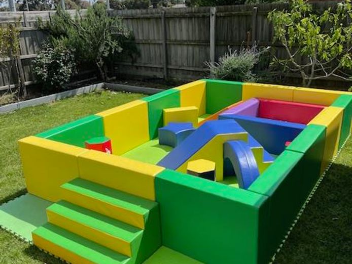 mobile-playcentre-soft-play-and-jumping-castle-5