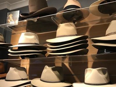 established-retail-hat-shop-for-sale-prime-noosa-location-0