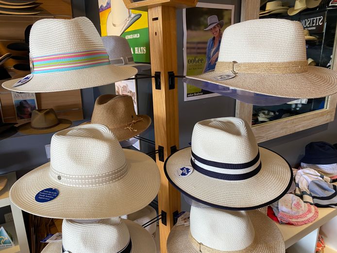 established-retail-hat-shop-for-sale-prime-noosa-location-4