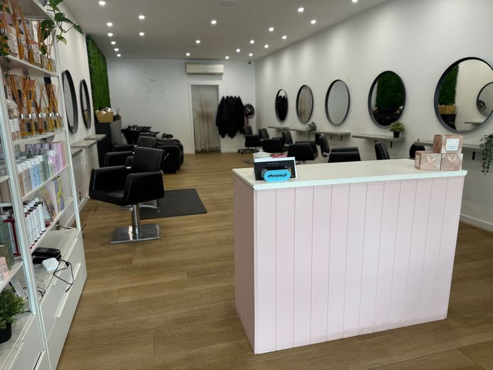 established-hair-salon-in-warragul-cbd-0
