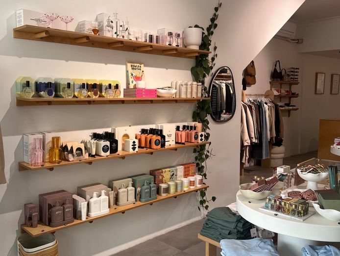 established-fashion-gift-store-for-sale-in-cronulla-0