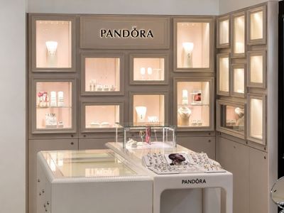 noonans-showcase-jewellers-1