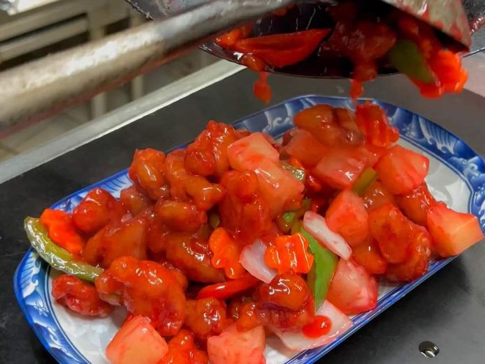 busy-highly-rated-chinese-restaurant-9