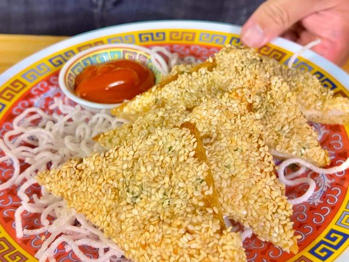 busy-highly-rated-chinese-restaurant-8