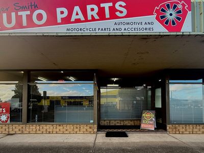 roger-smith-auto-parts-0