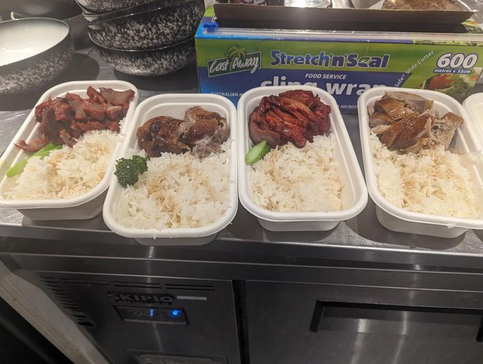 restaurant-by-the-lake-at-belconnen-property-1