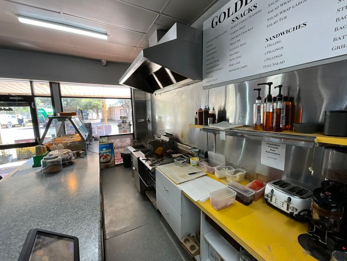 coffee-shop-cafe-adjoining-dining-room-1-br-unit-in-barellan-1