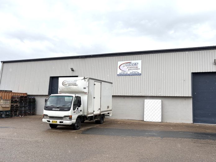 furniture-delivery-removals-storage-business-in-wagga-2