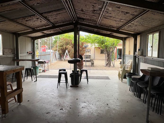 freehold-liquor-lpo-general-store-6-br-residence-in-nangus-2