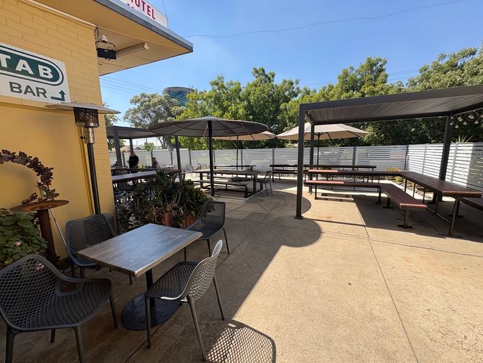 freehold-hotel-motel-deniliquin-s-nsw-0