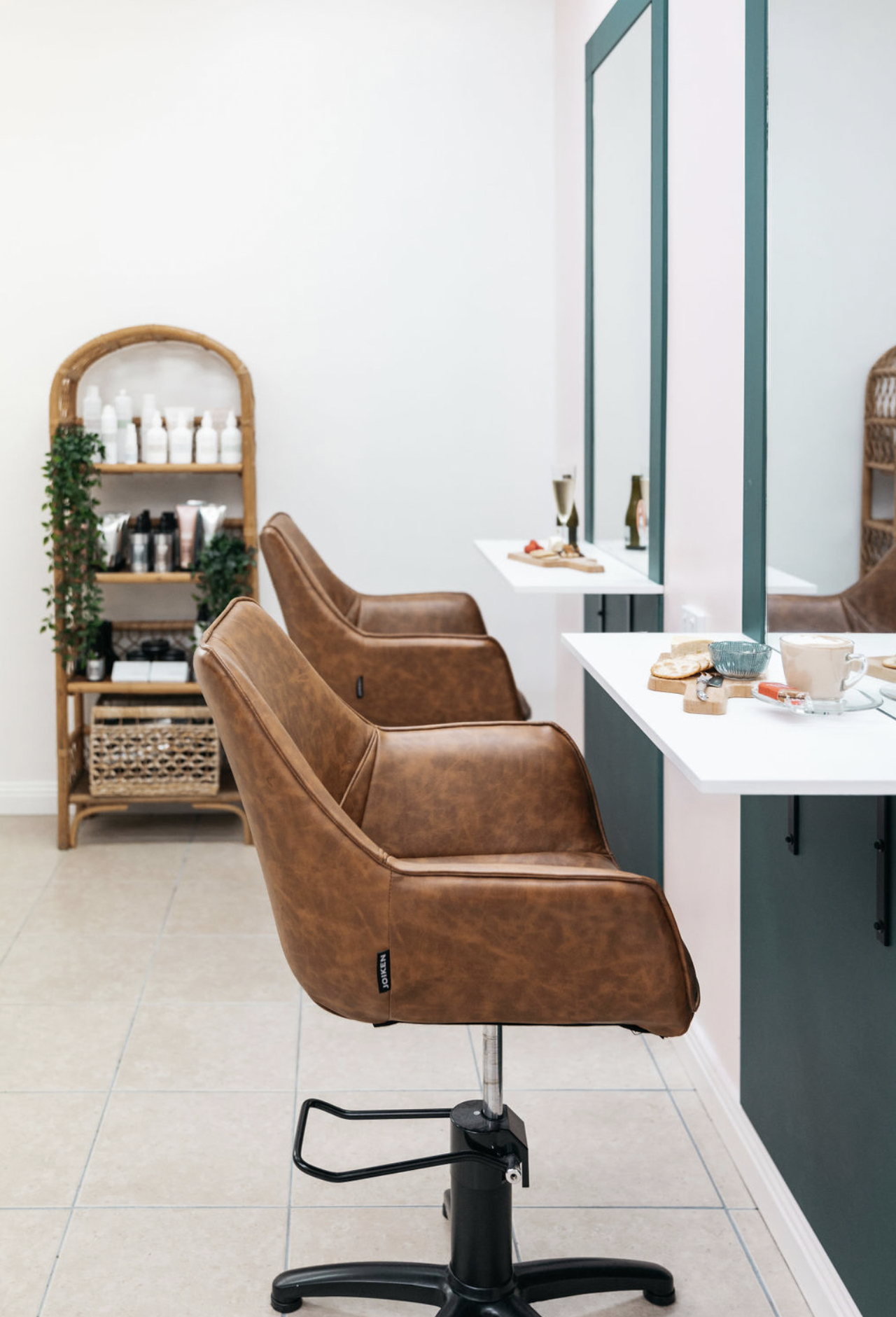 Salon with great reputation, quick sale in Browns Plains QLD, 4118