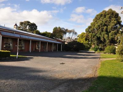freehold-going-concern-24-key-motel-with-approved-permit-for-20-additional-rooms-0