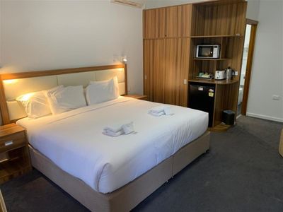 freehold-going-concern-24-key-motel-with-approved-permit-for-20-additional-rooms-2