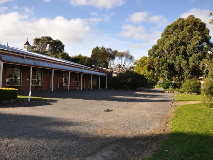 freehold-going-concern-24-key-motel-with-approved-permit-for-20-additional-rooms-0