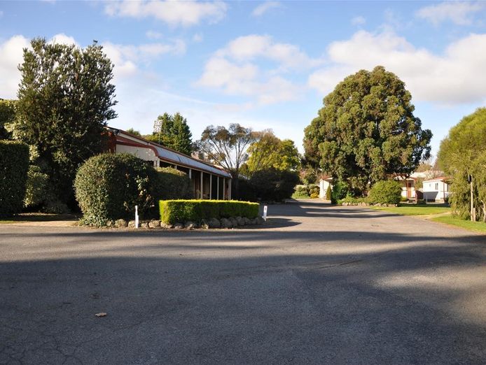 freehold-going-concern-24-key-motel-with-approved-permit-for-20-additional-rooms-8