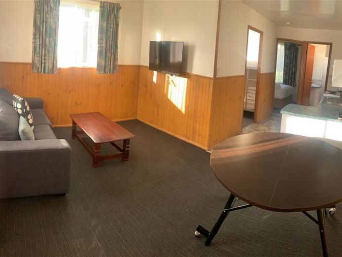 freehold-going-concern-24-key-motel-with-approved-permit-for-20-additional-rooms-6