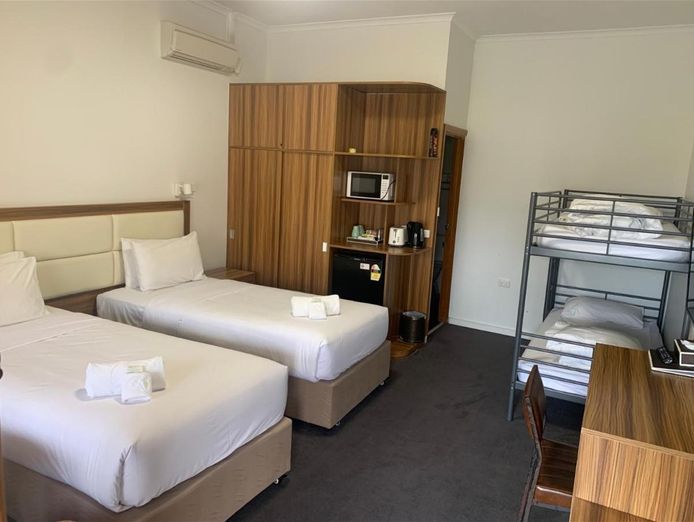 freehold-going-concern-24-key-motel-with-approved-permit-for-20-additional-rooms-5