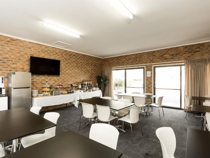 rare-opportunity-21-key-leasehold-going-concern-motel-5