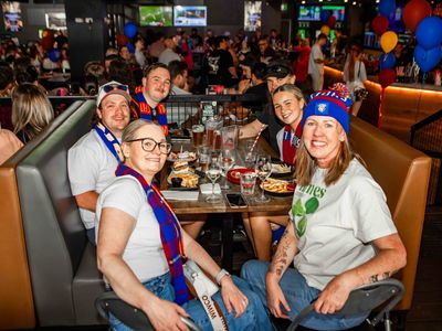 the-sporting-globe-bar-grill-chermside-8