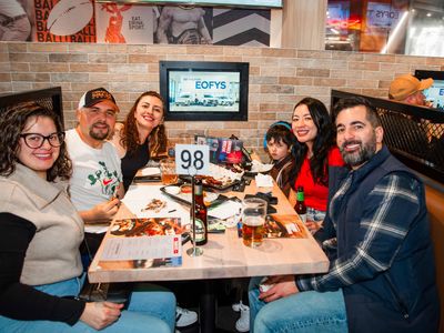 the-sporting-globe-bar-grill-chermside-8