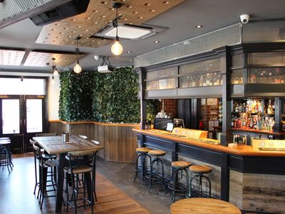 a-landmark-inner-melbourne-hospitality-pub-backpackers-business-5