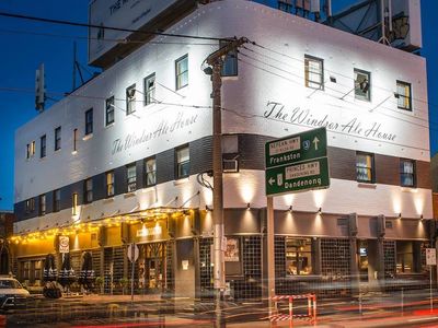 a-landmark-inner-melbourne-hospitality-pub-backpackers-business-0