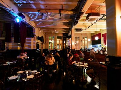 the-penny-black-licenced-pub-live-entertainment-venue-2