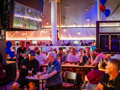 the-sporting-globe-bar-grill-chermside-5
