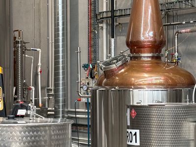 award-winning-fully-equipped-distillery-site-in-melbourne-4