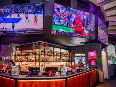 the-sporting-globe-bar-grill-chermside-0