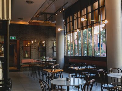 cbd-carlton-modern-well-established-cafe-3