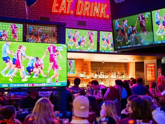 the-sporting-globe-bar-grill-chermside-4