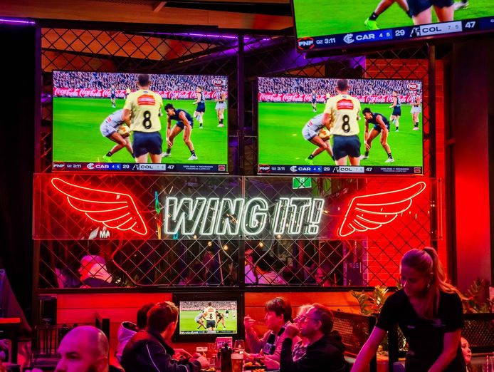 the-sporting-globe-bar-grill-chermside-2