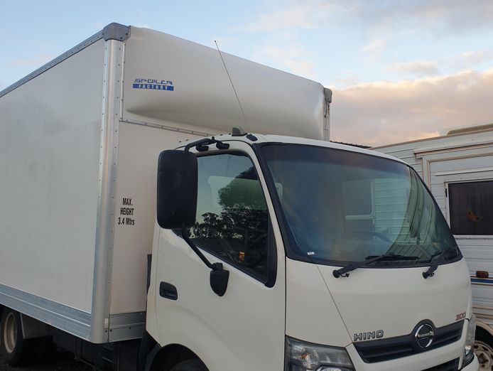 truck-rental-company-including-trucks-1