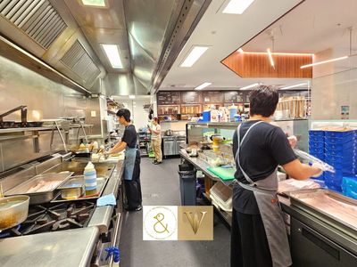 the-popular-the-naked-duck-campbell-st-eatery-for-sale-4