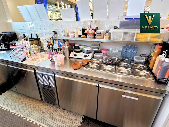 prime-location-in-macarthur-square-mall-dessert-ice-cream-shop-3