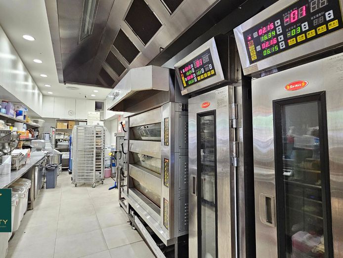patisserie-cafe-bubble-tea-shop-for-sale-below-fit-out-equipments-costs-5