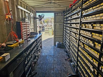 established-hydraulics-division-within-transportable-container-3
