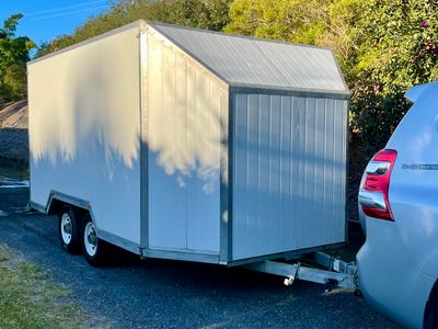mobile-glamping-wedding-event-hire-online-retail-business-7