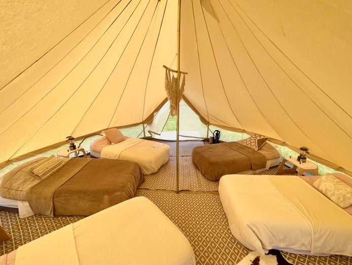 mobile-glamping-hire-online-retail-business-8
