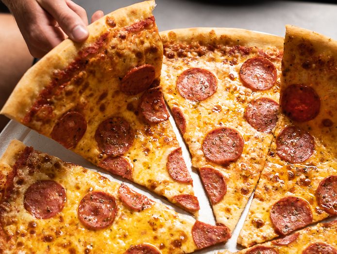 popular-pizza-brand-with-tavern-liquor-license-1