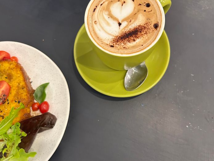 60-000-small-cafe-and-asian-fusion-restaurant-4