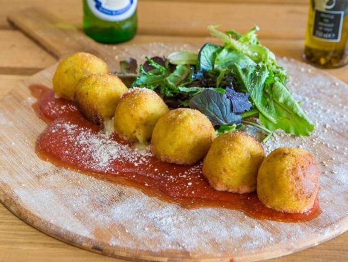 profitable-authentic-italian-pizza-store-prime-location-1
