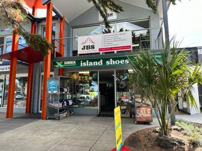 island-shoes-established-retail-footwear-business-in-prime-location-0