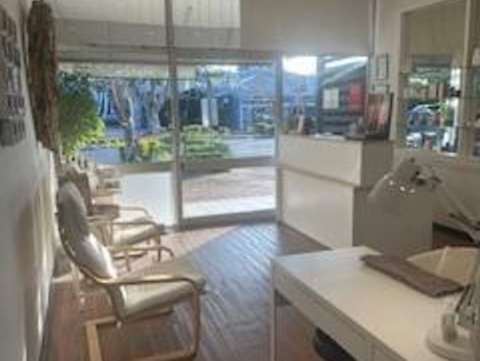 beauty-tanning-salon-for-sale-3