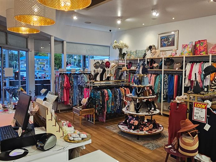 must-sell-reduced-to-50-000-wiwa-much-loved-ladies-fashion-boutique-0
