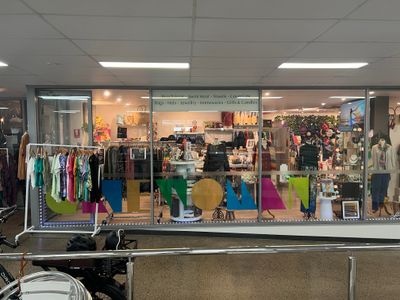 caves-beach-gift-and-retail-business-opportunity-buy-a-lifestyle-job-1