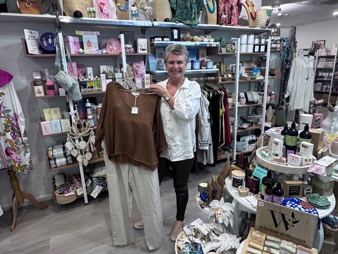 caves-beach-gift-and-retail-business-opportunity-buy-a-lifestyle-job-8