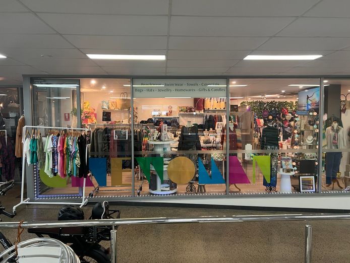 caves-beach-gift-and-retail-business-opportunity-buy-a-lifestyle-job-1