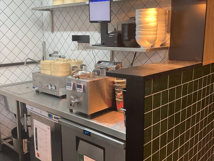 own-a-rolld-vietnamese-food-franchise-at-bateau-bay-square-7